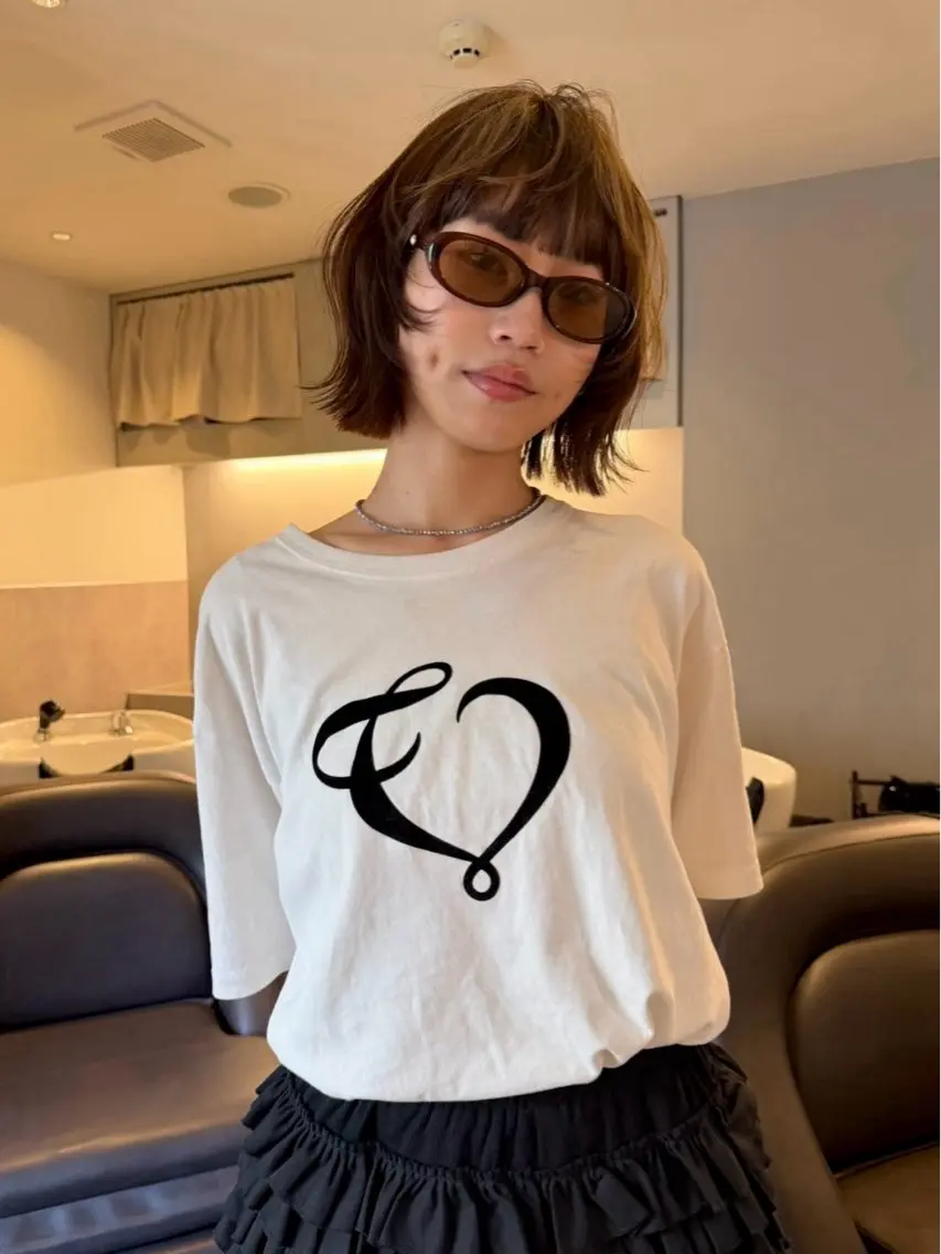 ショート カラー ベージュカラー ブリーチ ブロンド ケアブリーチ デザインカラー カット ヘアカラー トリートメント MIU/ルーツカラー 顔まわりレイヤーのヘアスタイル