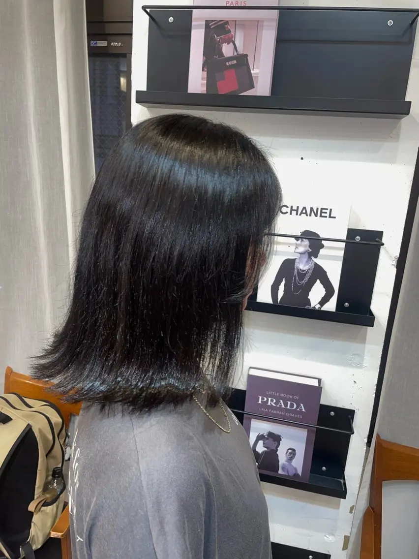 カラー 新原 陽那のヘアスタイル
