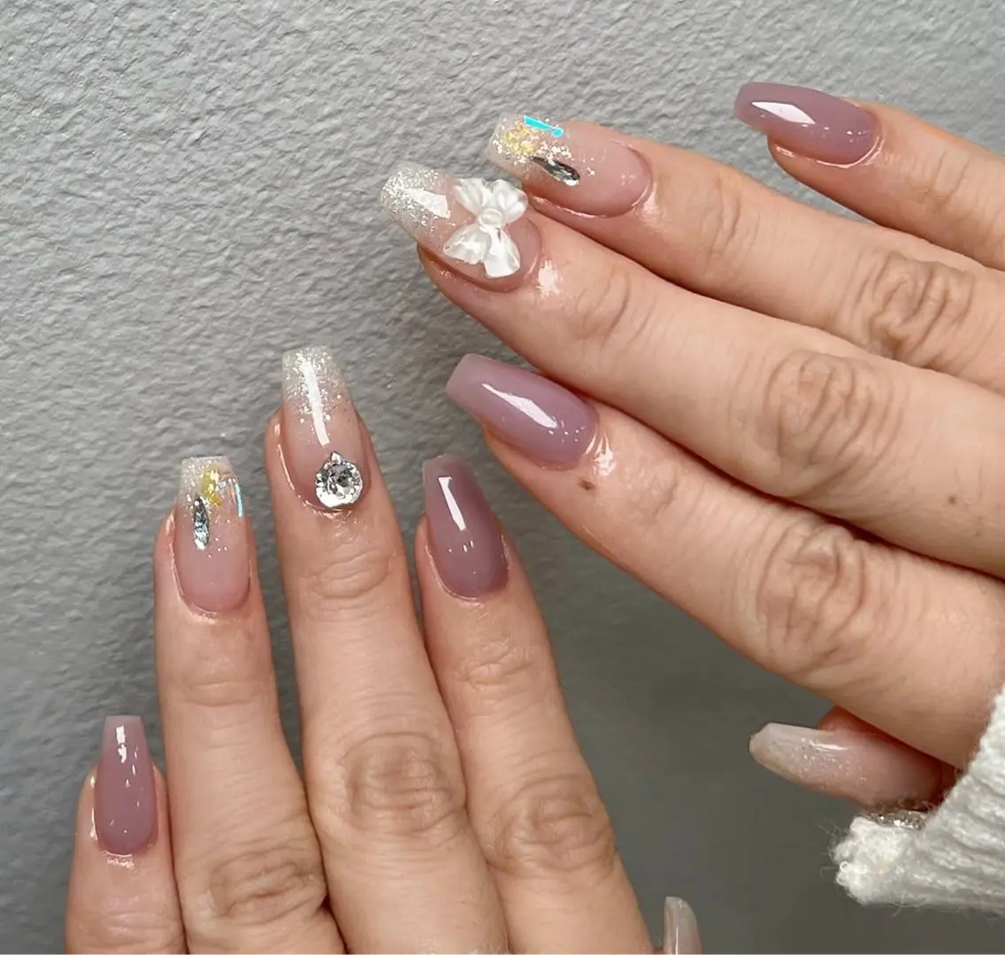 ネイル アートネイル グラデーション ラメ(グリッター) リボン NailSalon✨ Écrinエクランのネイルデザイン