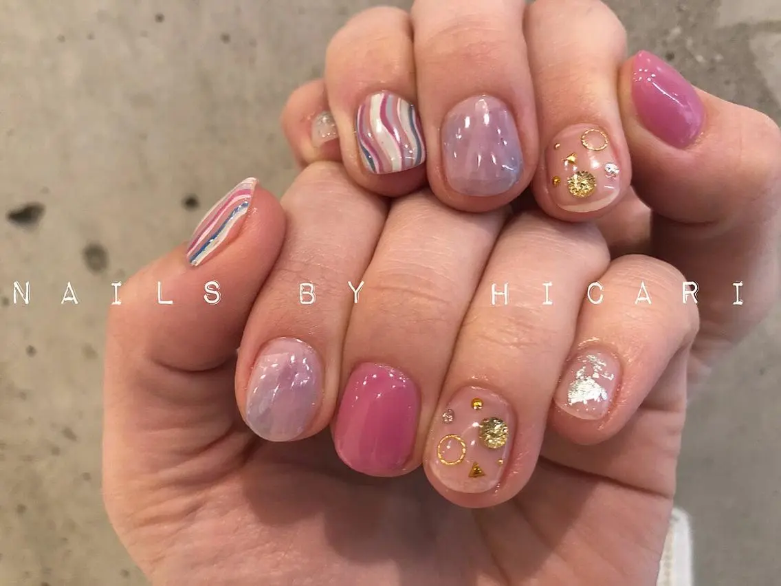 ショート カラー ネイル マツエク・マツパ ジェルネイル ニュアンスネイル パラジェル illum hicariのネイルデザイン