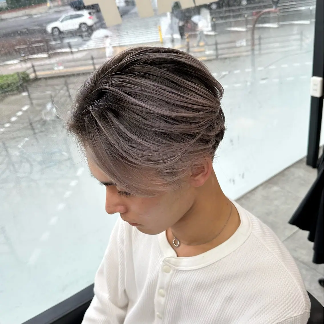 ミディアム カラー バレイヤージュ レイヤーカット カット ヘアカラー 難波ブリーチカラー 伊藤洋輝のヘアスタイル