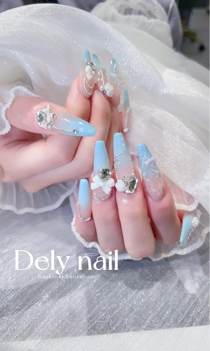 ロング ハンドネイル Dely Nailのネイルデザイン