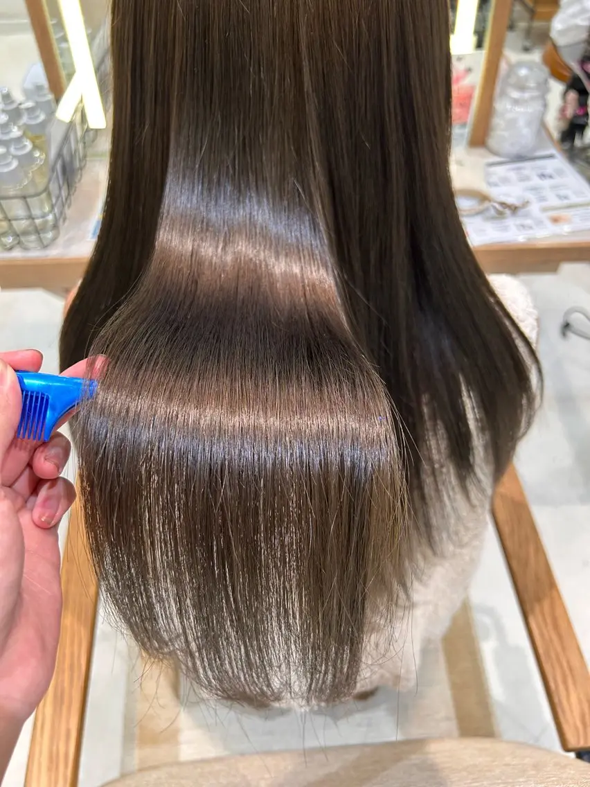 ロング カラー 透明感カラー/ パーマのヘアスタイル