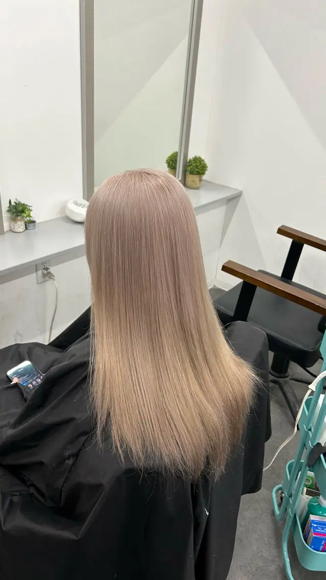 ロング カラー ヘアカラー 艶髪✖️ハイトーン 🫧YURIA🫧のヘアスタイル