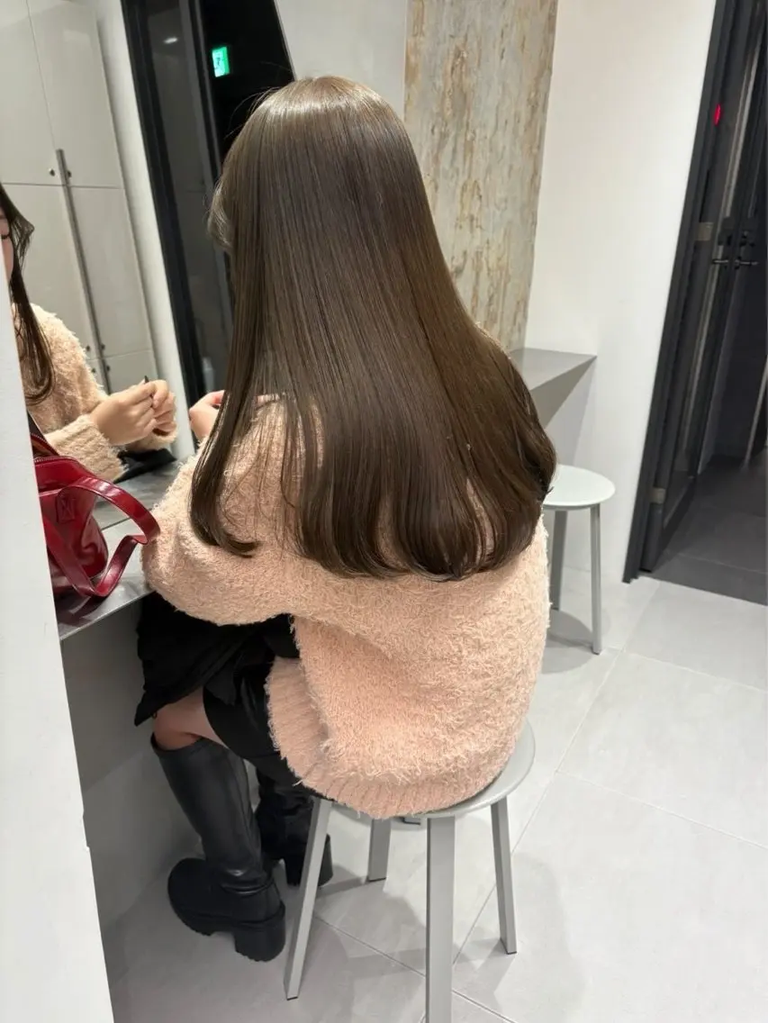 ロング ヘアカラー トリートメント まろやかベージュ🤎 艶カラー🔔リンのヘアスタイル