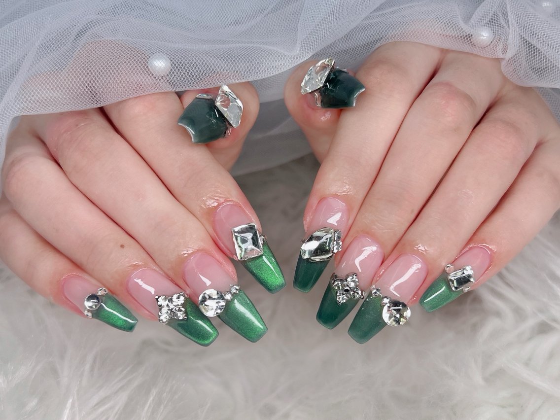 ネイル チークネイル ドット フレンチネイル グラデーション 韓国ネイル ハンドネイル Kei Nail Shibuyaのネイルデザイン
