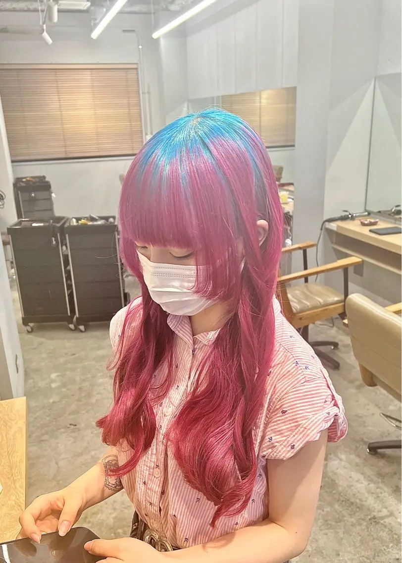 ロング カラー ブリーチ毛の縮毛矯正 ハイトーン/岡本智樹のヘアスタイル