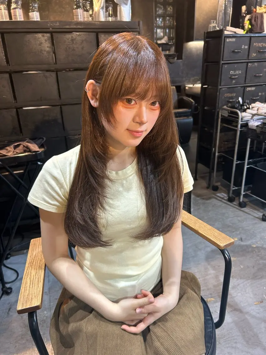 ロング レイヤーカット 透明感カラー/おがわ まな🎀のヘアスタイル
