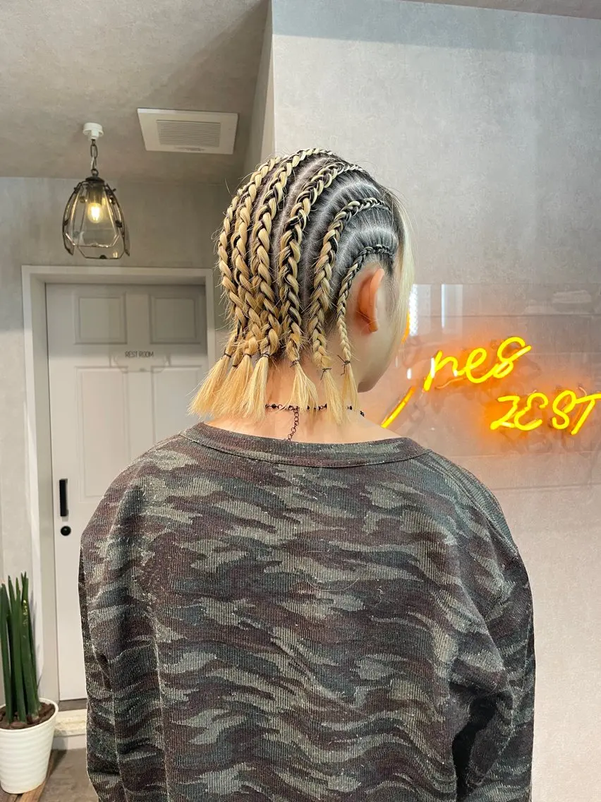 ヘアアレンジ ヘアセット スミレ /コーンロウ /メンズ/ヘアセットのマツエク・マツパデザイン