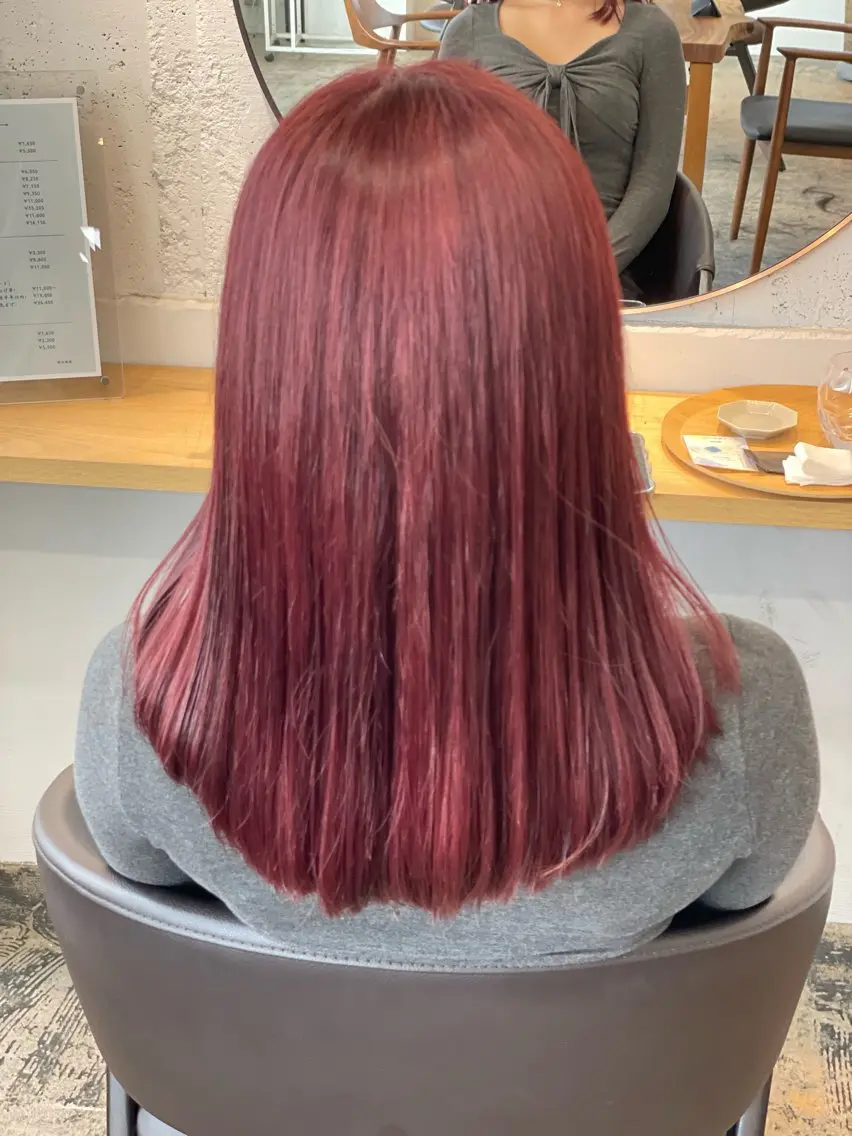 セミロング カラー ブリーチ ダブルカラー レッドカラー 透明感カラー さきのヘアスタイル