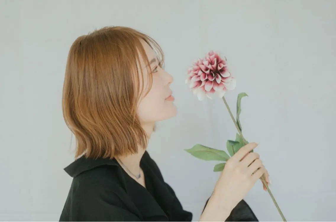 ミディアム Rely 美空のヘアスタイル