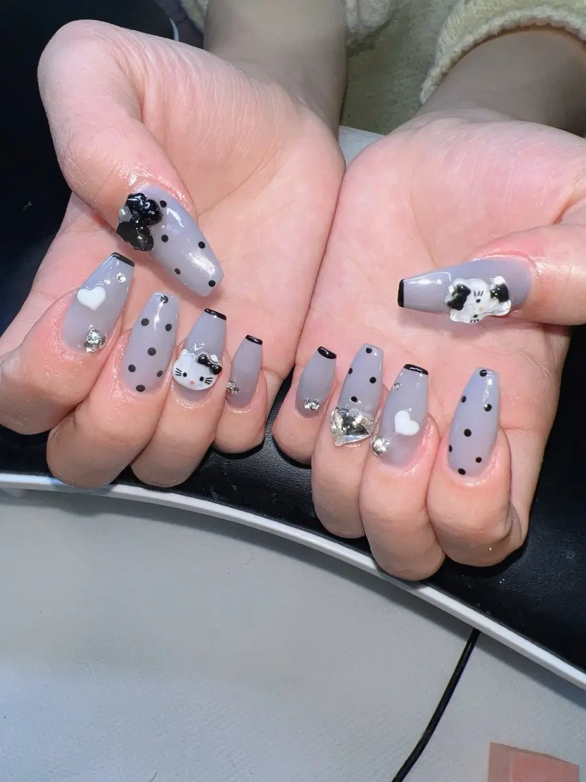 ネイル オーロラネイル チークネイル 長さ出し フットネイル フレンチネイル ハンドネイル Lee Nailsのネイルデザイン