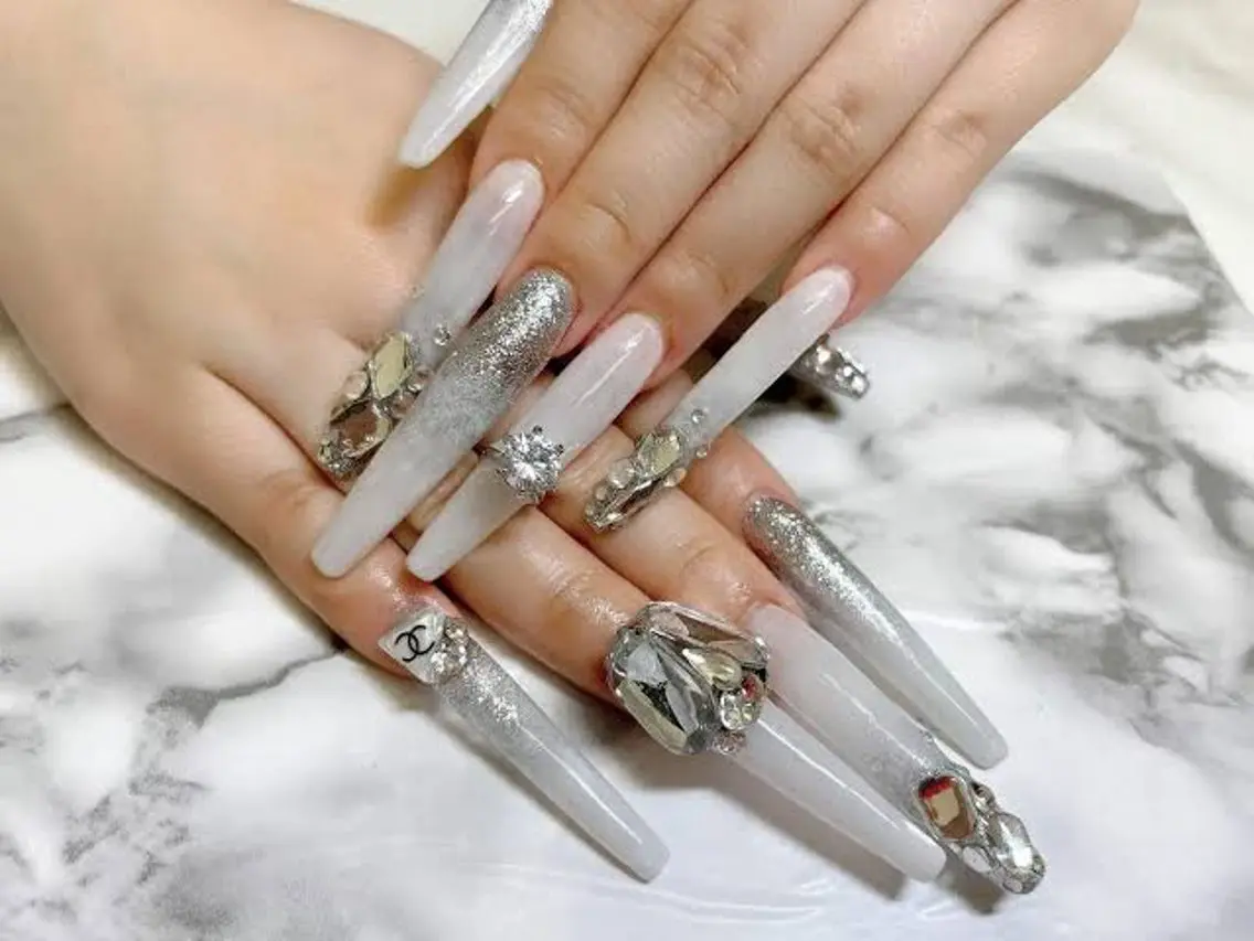 ネイル オーロラネイル チークネイル 長さ出し フットネイル フレンチネイル Lee Nails チップ長さだし専門店のネイルデザイン