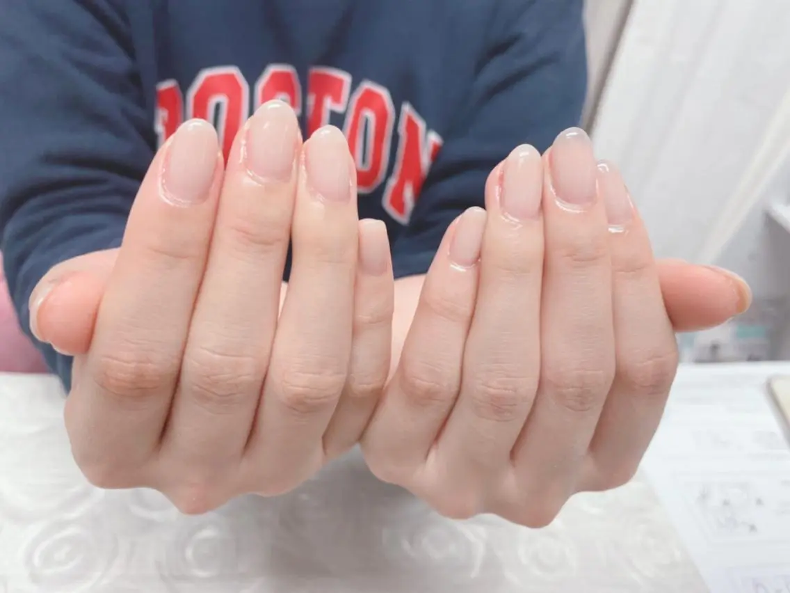 カラー ネイル ベージュカラー オフィスネイル ワンカラーネイル シンプルネイル 芦辺 香奈のネイルデザイン