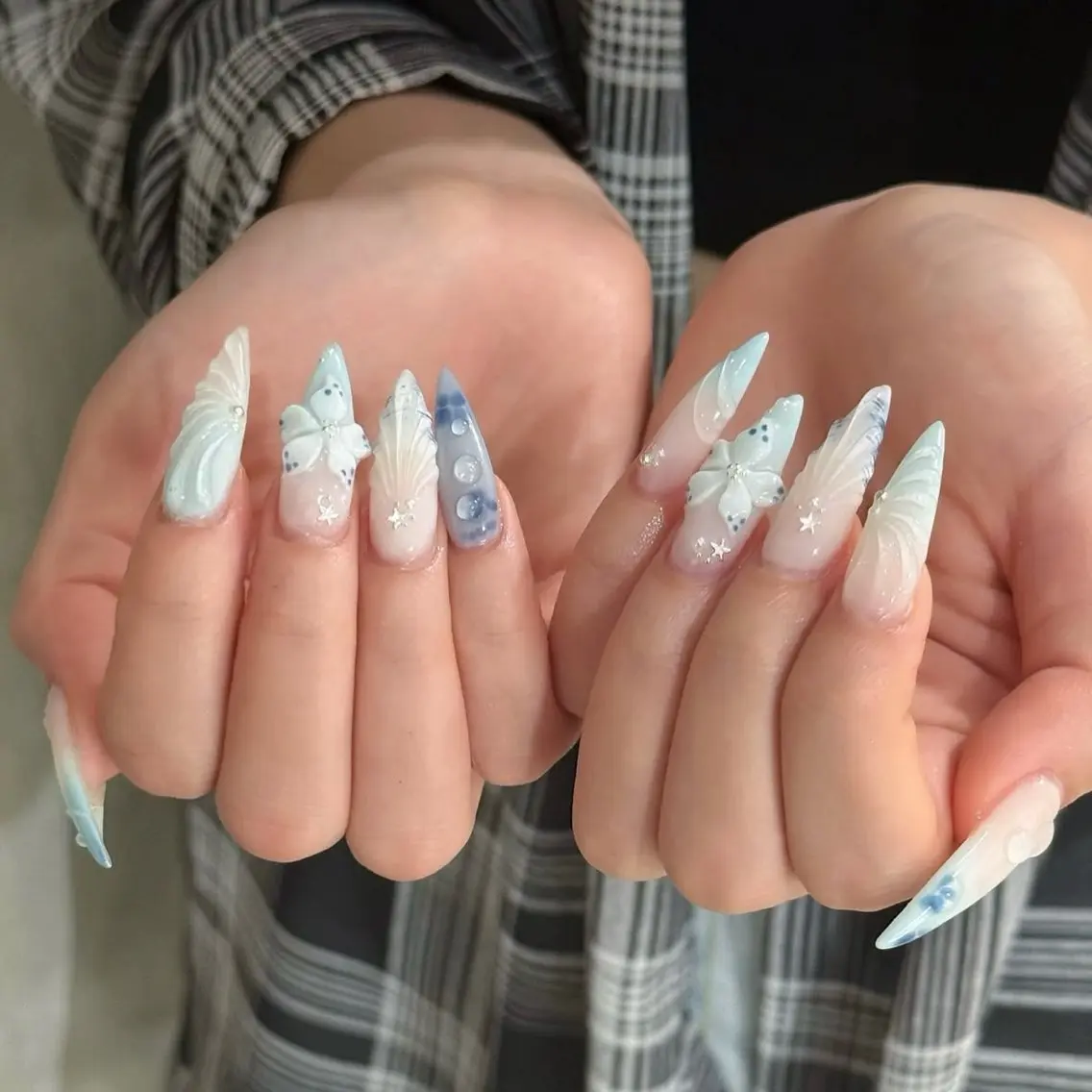 ネイル チークネイル ドット フットネイル フレンチネイル グラデーション ハンドネイル ハンドケア Nihonthy Nail 新宿のネイルデザイン