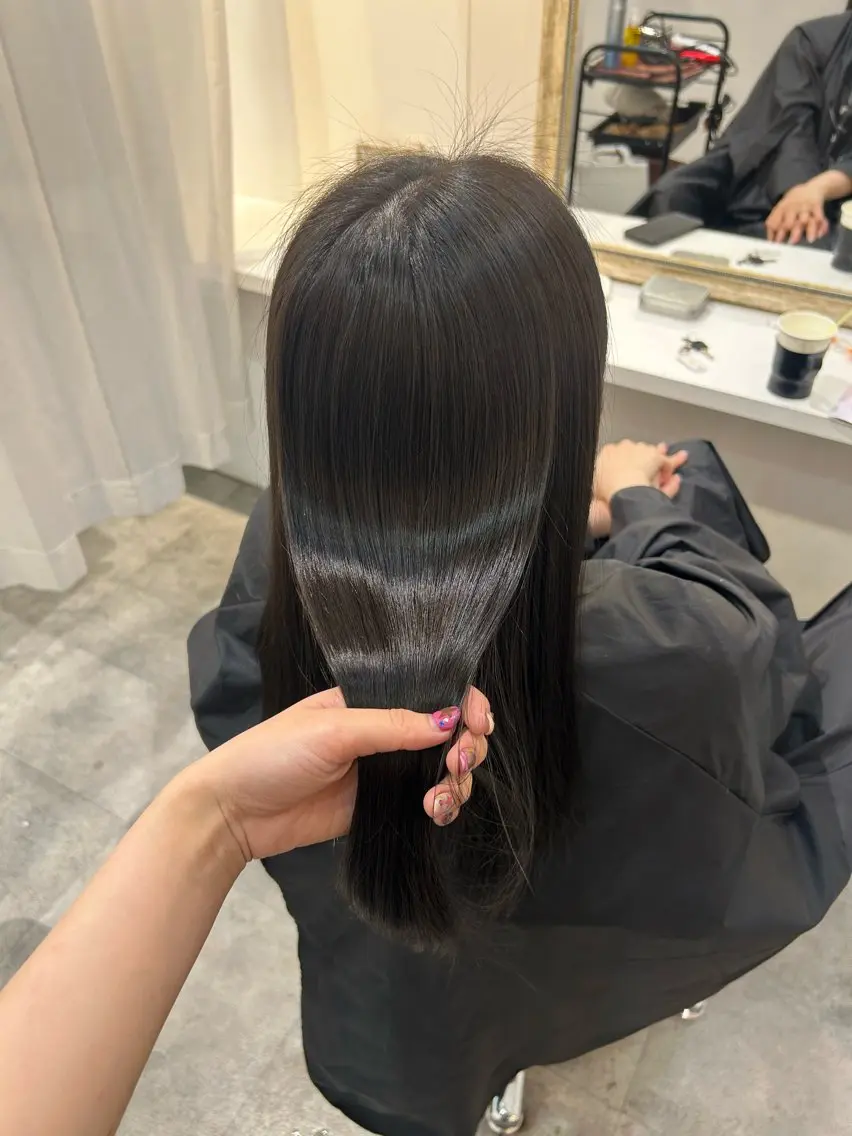 ロング 西山 るいのヘアスタイル