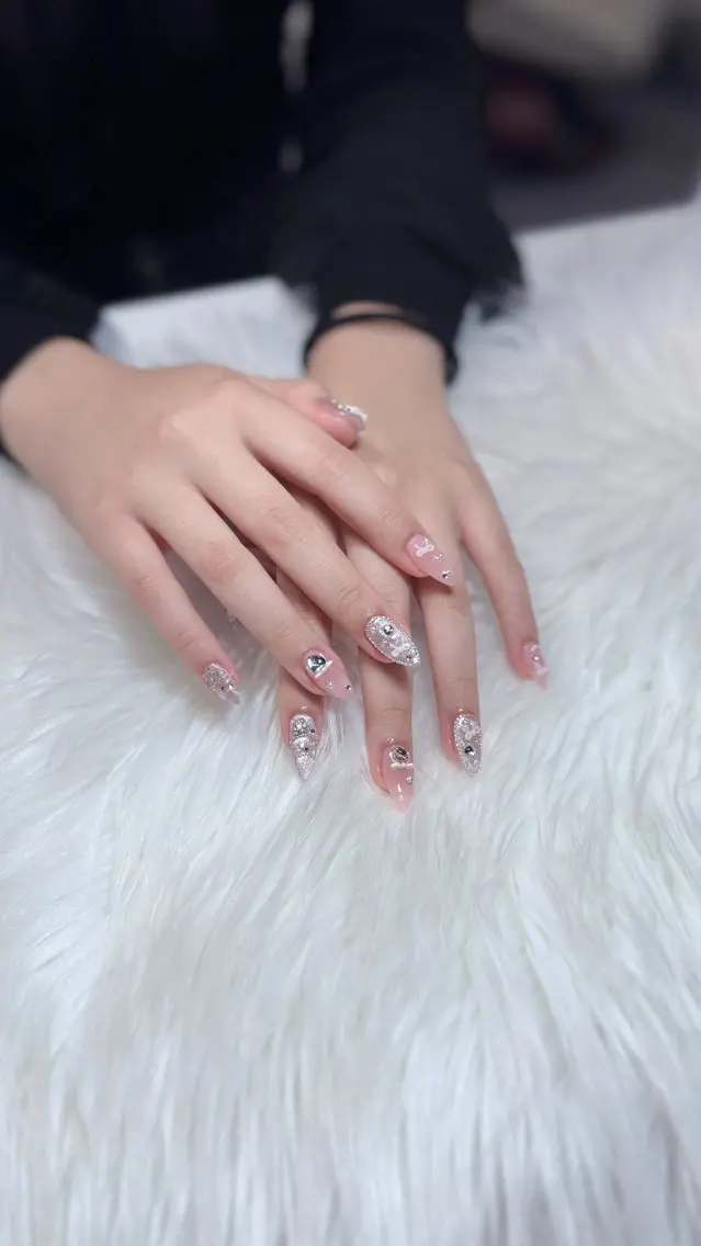 ネイル アートネイル オーロラネイル ジェルネイル 韓国ネイル ロングネイル ハンドネイル Nichi Nailsのネイルデザイン