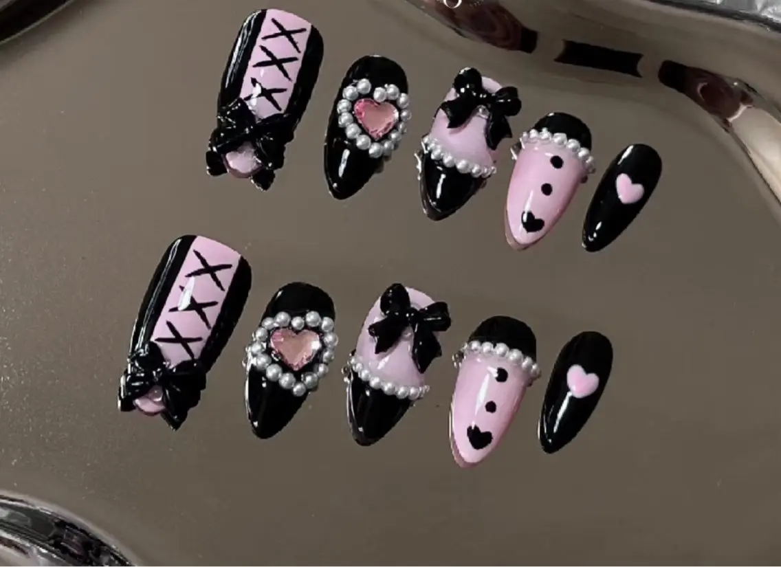 ネイル アートネイル オーロラネイル チークネイル フレンチネイル ガラスフレンチ 🎀🎀YooLi Nail Salonのネイルデザイン