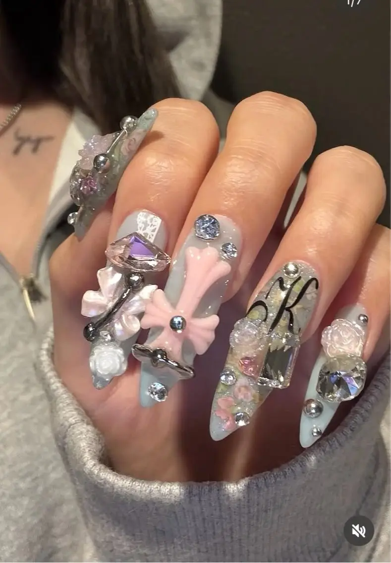ネイル チークネイル ドット フットネイル フレンチネイル グラデーション ハンドネイル ハンドケア Nihonthy Nail 新宿のネイルデザイン
