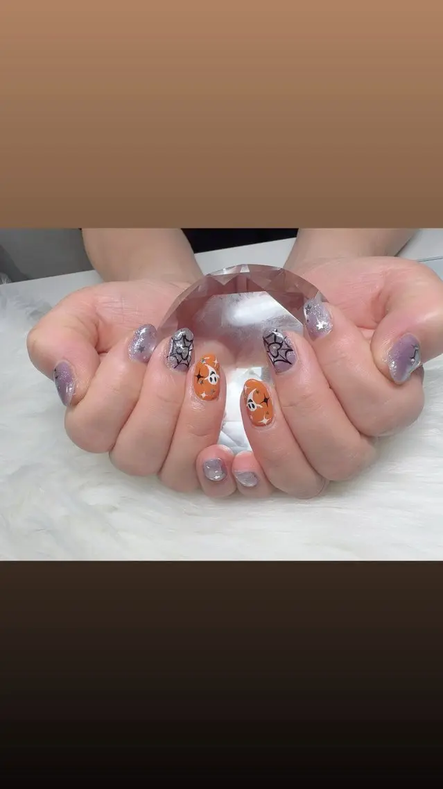 ネイル ハロウィン ハッピーネイル 蘭のネイルデザイン