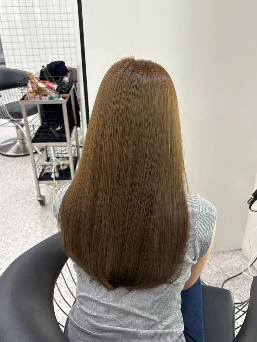 ロング カラー momo /ブリーチなしピンクのヘアスタイル
