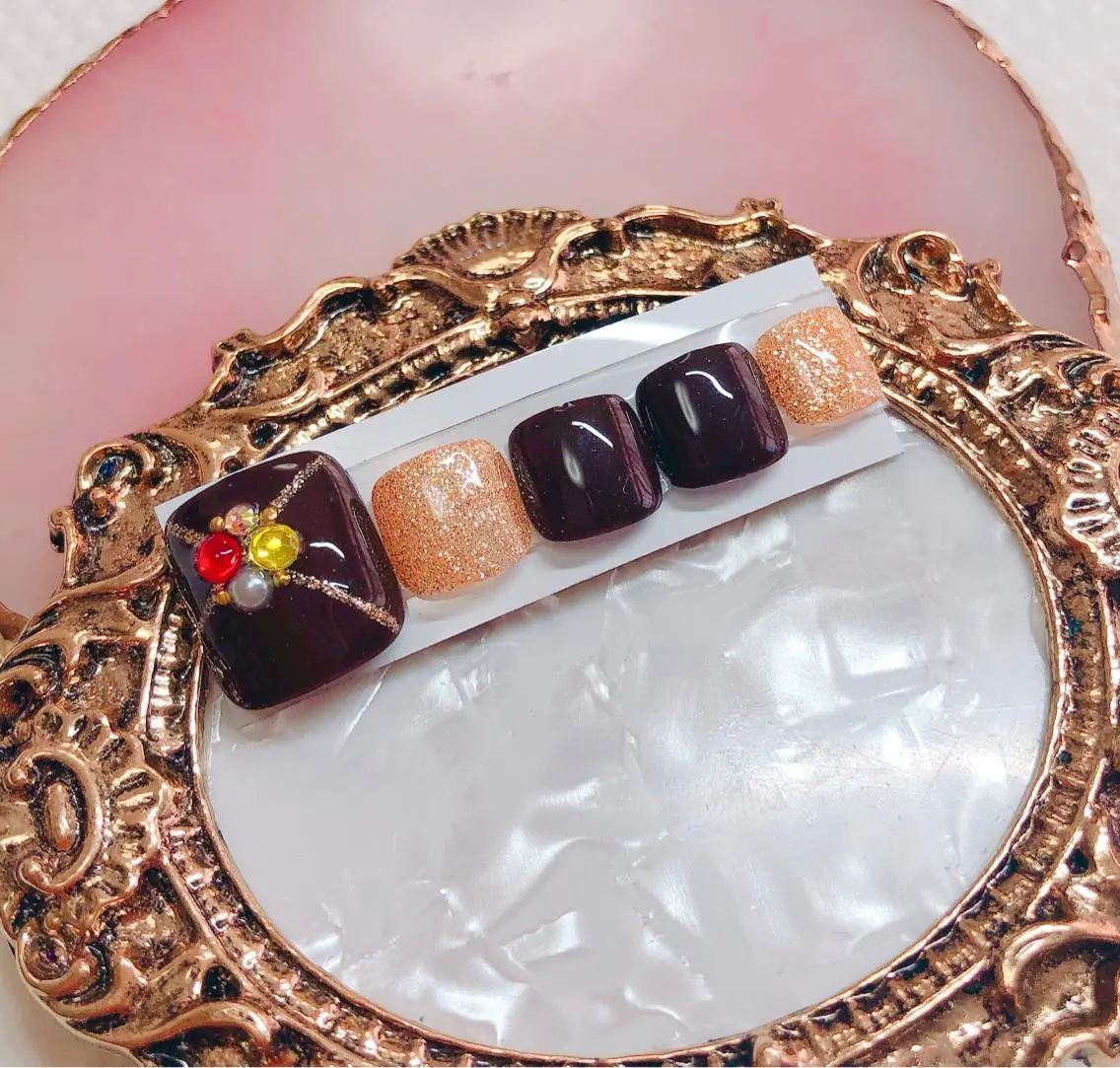 ネイル フットネイル フットネイル CROWN プライベートサロンのネイルデザイン