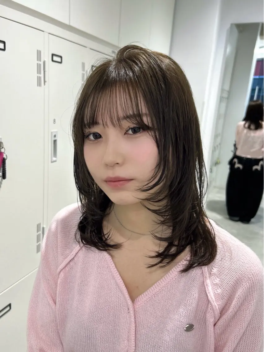 ミディアム ミディアムレイヤー レイヤーカット カット ヘアカラー 透明感ハイトーン特化 /ケアブリーチ/莉駒のヘアスタイル
