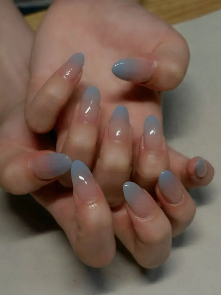 ネイル ブルー グラデーション パステルネイル nail salon Lanaのネイルデザイン