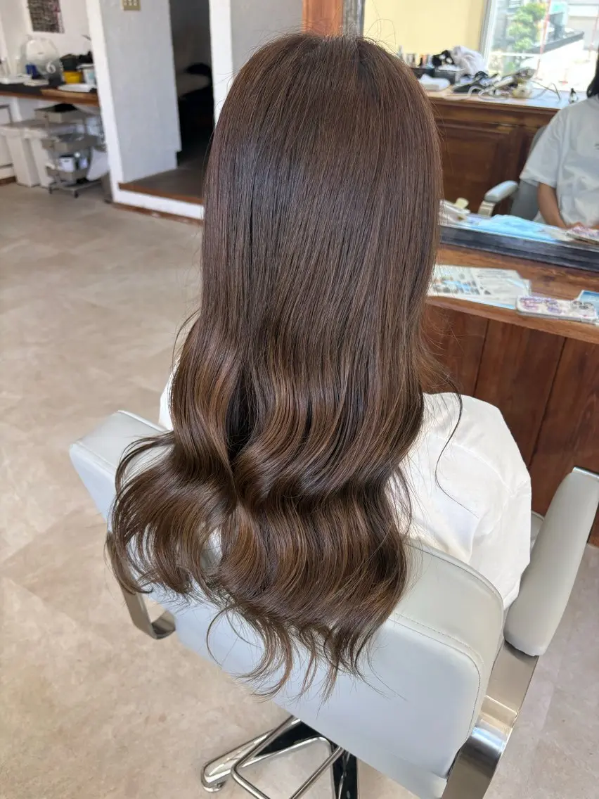 ロング 安谷屋 こはるのヘアスタイル