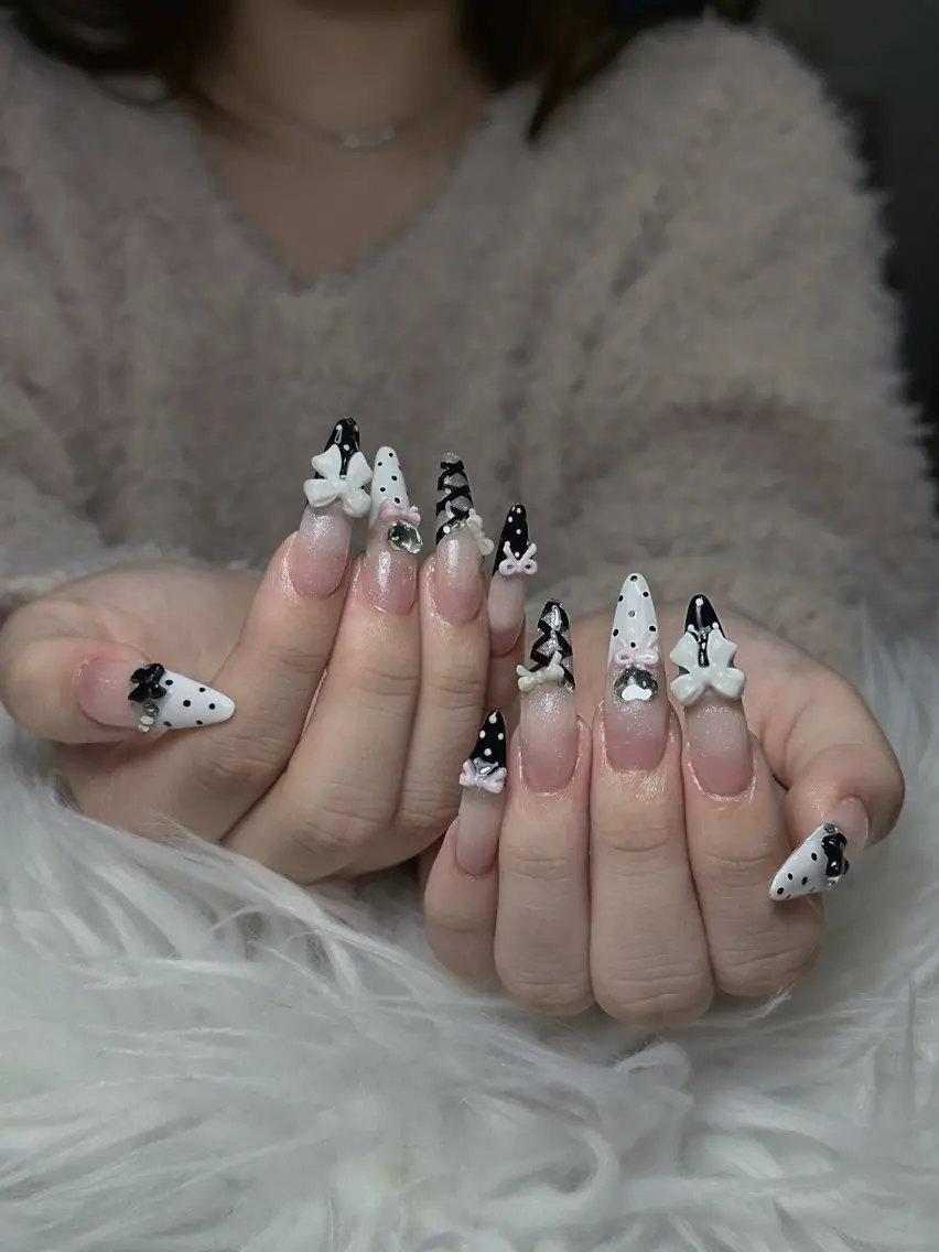 ネイル アートネイル フレンチネイル ジェルネイル キラキラネイル ニュアンスネイル Ryu Nail YukiChanのネイルデザイン
