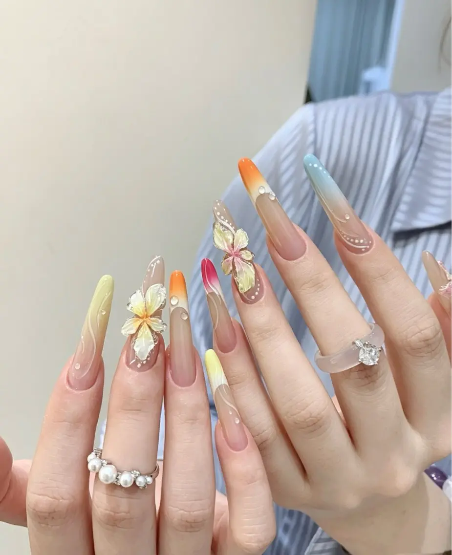 【ミニモ学割】チップ長さ出し+持ち込みデザイン＋パーツやり放題+ 特殊デザイン👌（初回ソフトジェルオフ無料／ケア込み）の写真