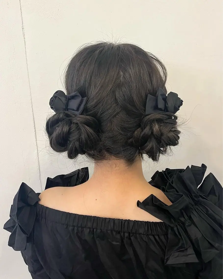 セミロング ヘアアレンジ お団子ヘア ヘアセット hazuki🐈⬛ 透明感カラーのヘアスタイル