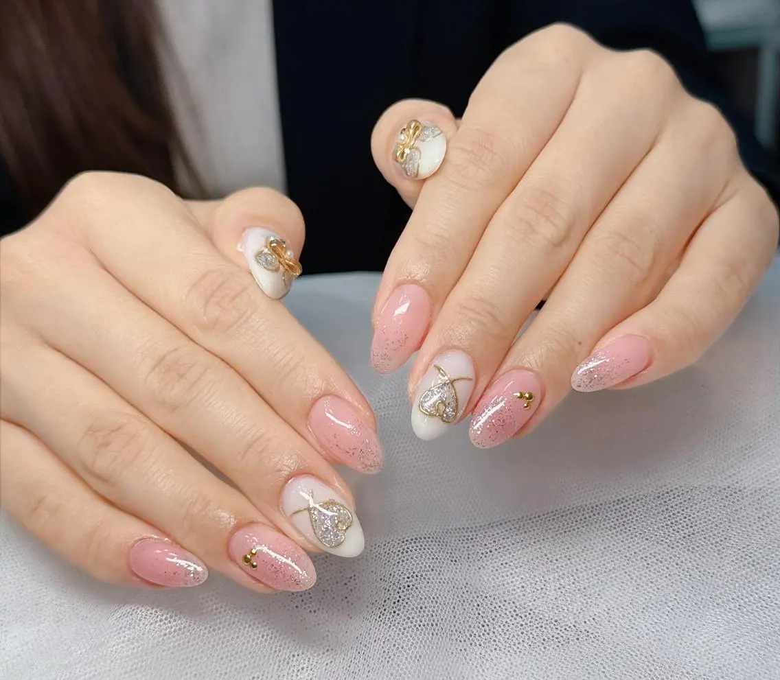 ロング パーマ 韓国風ヘア ハンドネイル Bling Salonのネイルデザイン