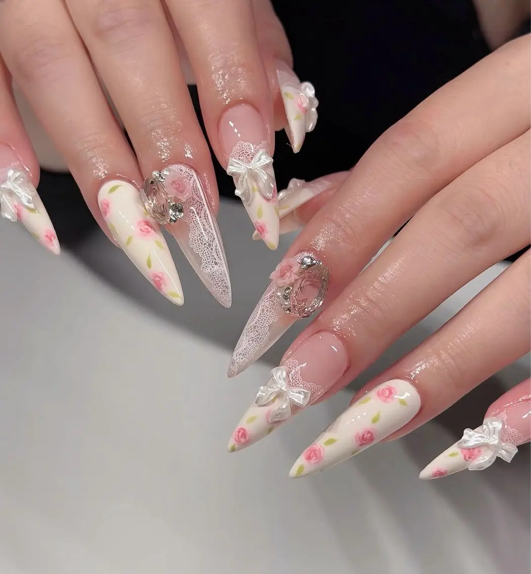 ネイル アートネイル ボルドー フレンチネイル ジェルネイル 氷ネイル・うるうるネイル ハンドネイル Julie NailSalonのネイルデザイン