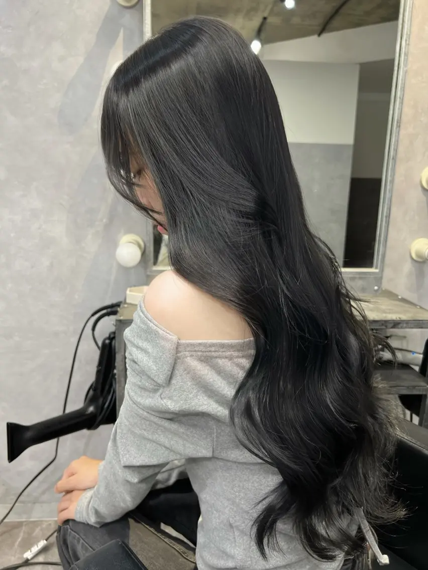 ロング カラー 黒髪 ブリーチ 透明感カラー 顔周りカット レイヤーカット ヘアカラー トリートメント 透明感/レイヤー 🇰🇷tomonaのヘアスタイル