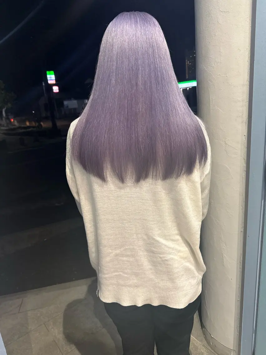 ロング パープルカラー ヘアカラー トリートメント Lit.豊橋 夏目のヘアスタイル
