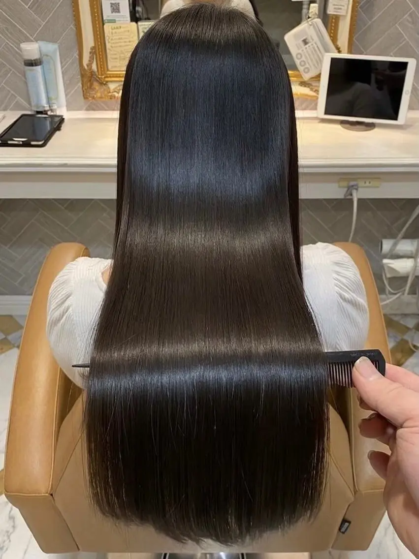 【❣️理想のストレートヘアに❣️】似合わせカット➕美髪縮毛矯正➕高保湿スチームトリートメント🌈の写真