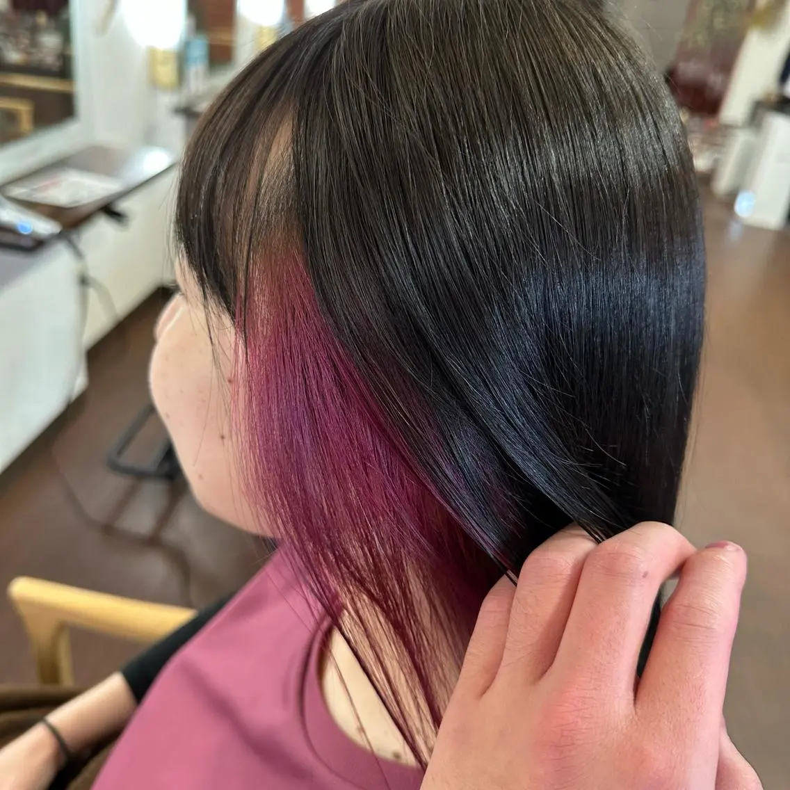 セミロング カラー ブリーチ インナーカラー 💜推しインナー カラー/菊池柊真💜のヘアスタイル