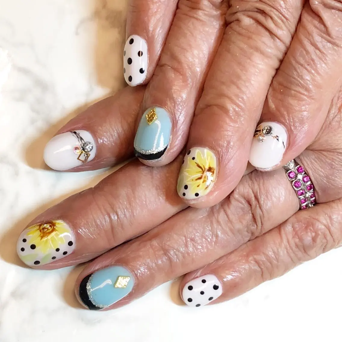 ネイル ジェルネイル KIREIE NAILSのネイルデザイン