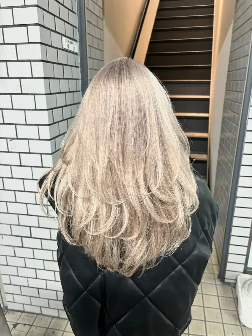セミロング レイヤーカット カット ヘアカラー トリートメント ブリーチ特化 / share 元太のヘアスタイル