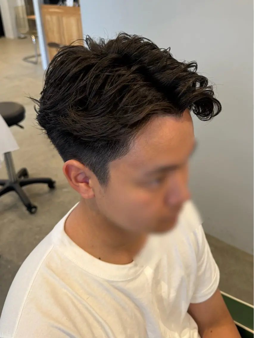 ショート パーマ メンズ 高橋 奎太のヘアスタイル