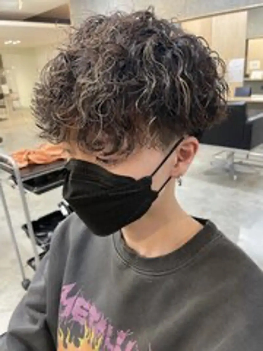 パーマ メンズ マッシュ メンズパーマ カット パーマ 内山 翔太のヘアスタイル