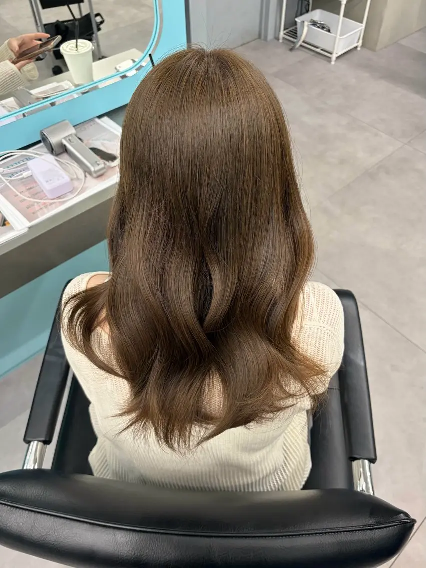 セミロング 切りっぱなしボブ ボブ 顔まわりレイヤー 顔周りカット 髪質改善 kyon🎀 透明感カラー/西梅田のヘアスタイル