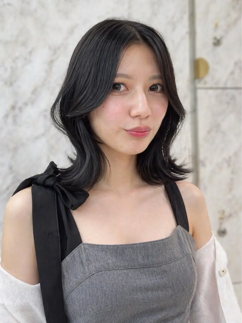 ミディアム カット ヘアカラー トリートメント 𝓝𝓪𝓷𝓪 くびれ/韓国風/新宿のヘアスタイル