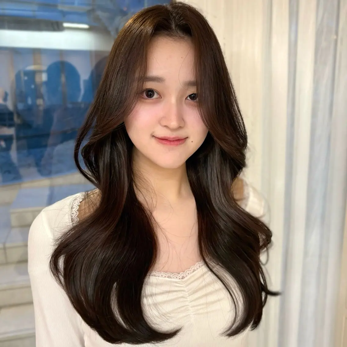ロング カラー 顔周りカット レイヤーカット 似合わせカット カット ヘアカラー トリートメント 本格韓国ヘア🇰🇷 【uni】キューさんのヘアスタイル