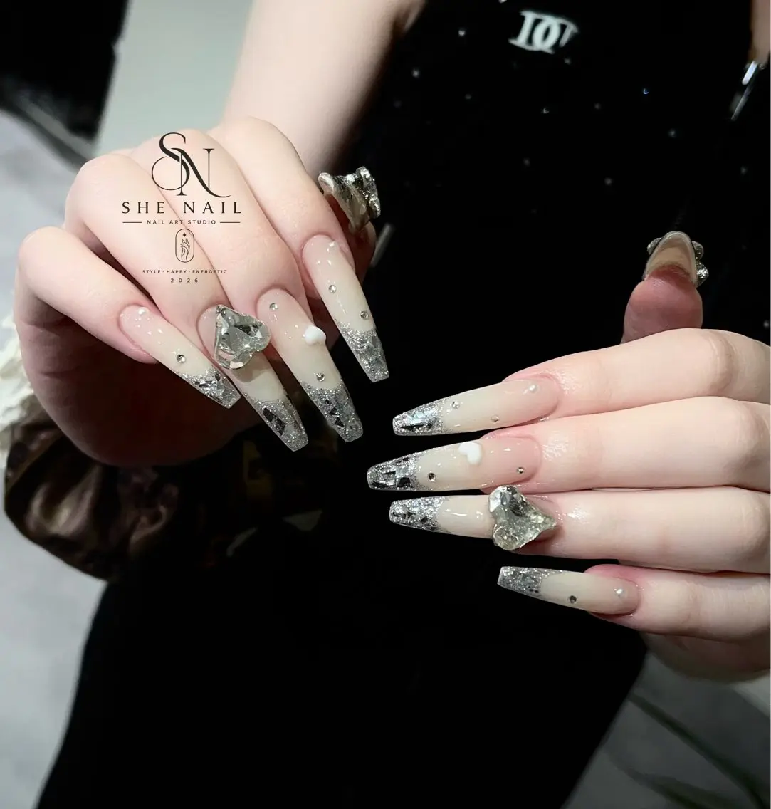 ネイル フレンチネイル ラメ(グリッター) ハンドネイル SHE Nailのネイルデザイン