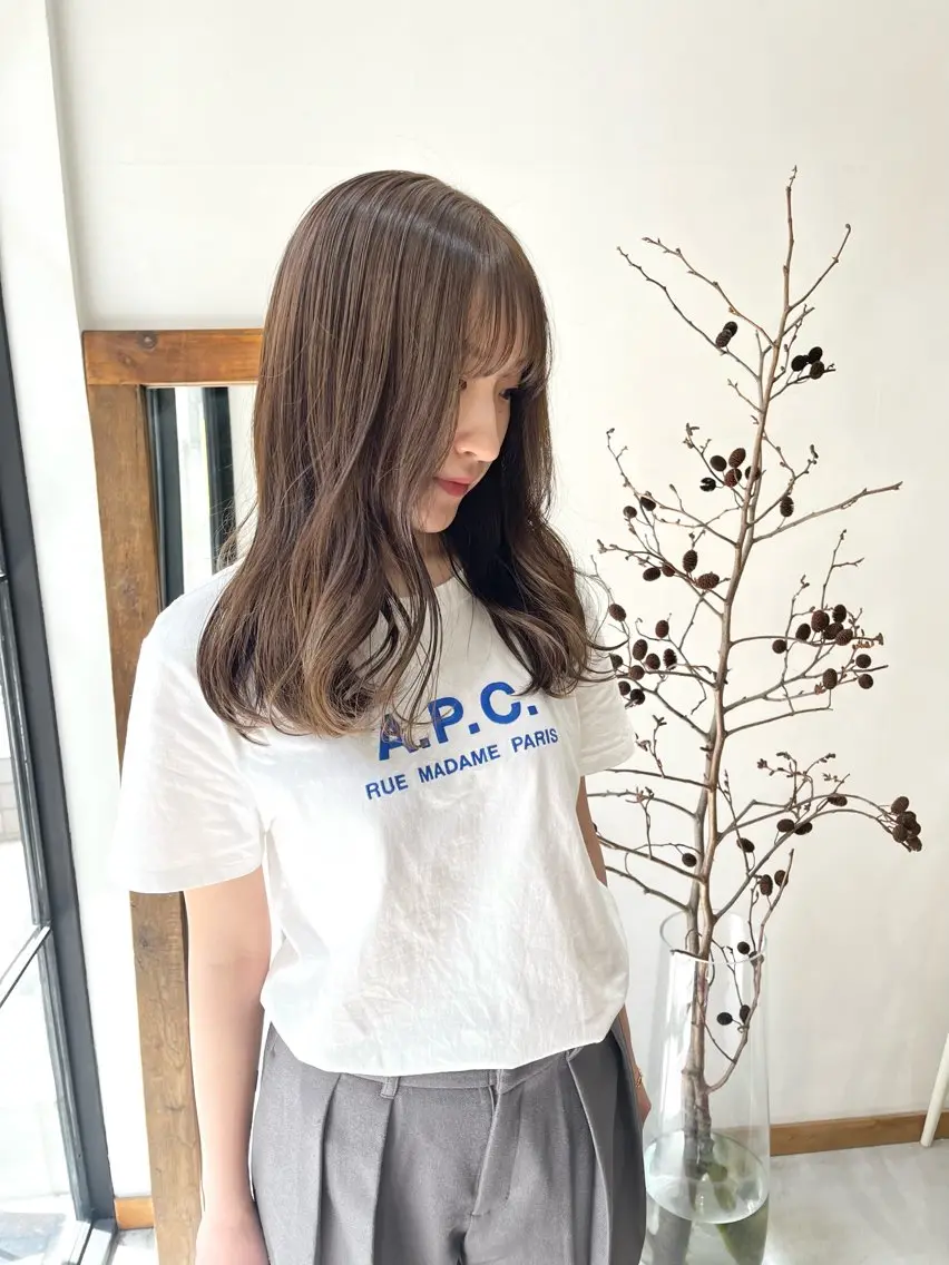 セミロング カラー ヘアアレンジ ブリーチ 透明感カラー ダブルカラー グレージュ ブリーチなしカラー ena/ブリーチなし 透明感・レイヤー🎀のヘアスタイル