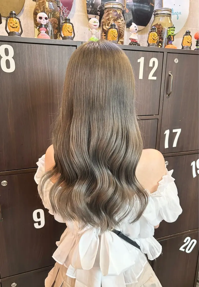 ロング 出川 結菜のヘアスタイル