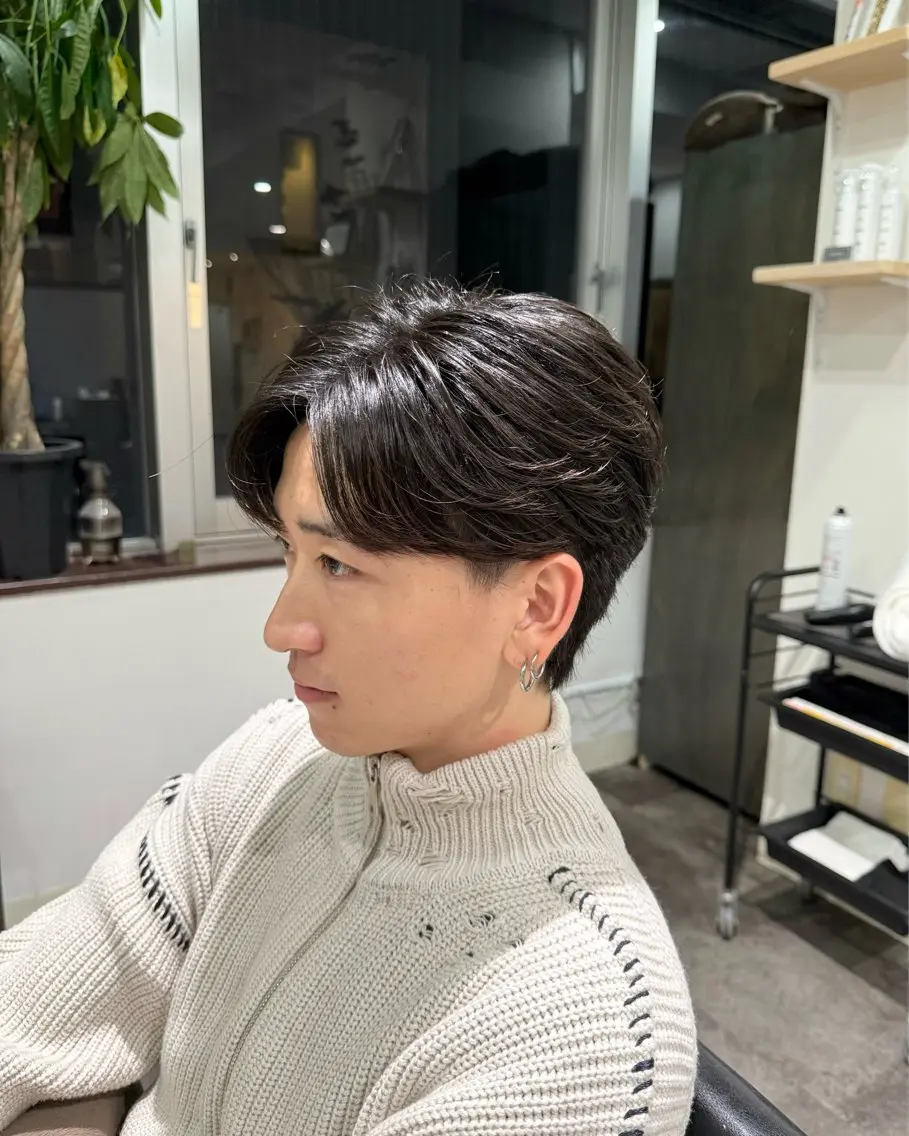 パーマ メンズ センターパート フェザーパーマ メンズパーマ est-r. Shionのヘアスタイル