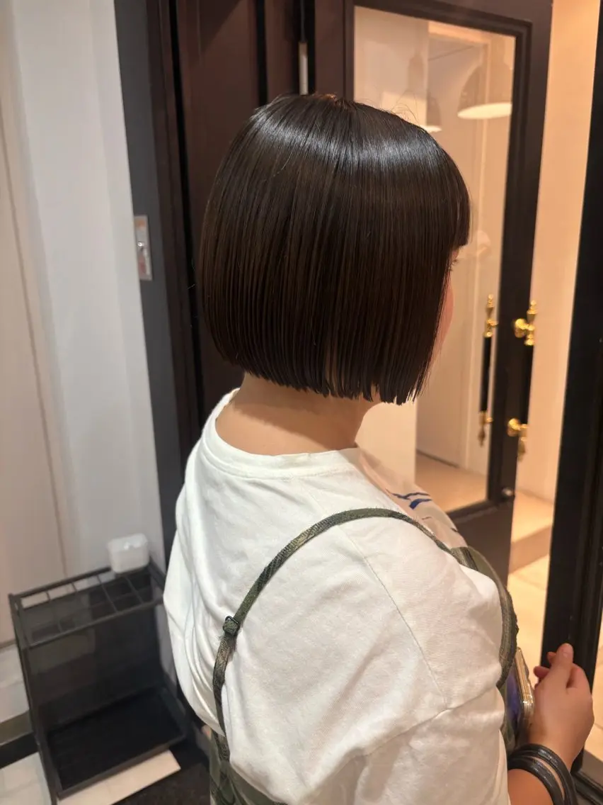 ショート rizu🐩 透明感カラーのヘアスタイル